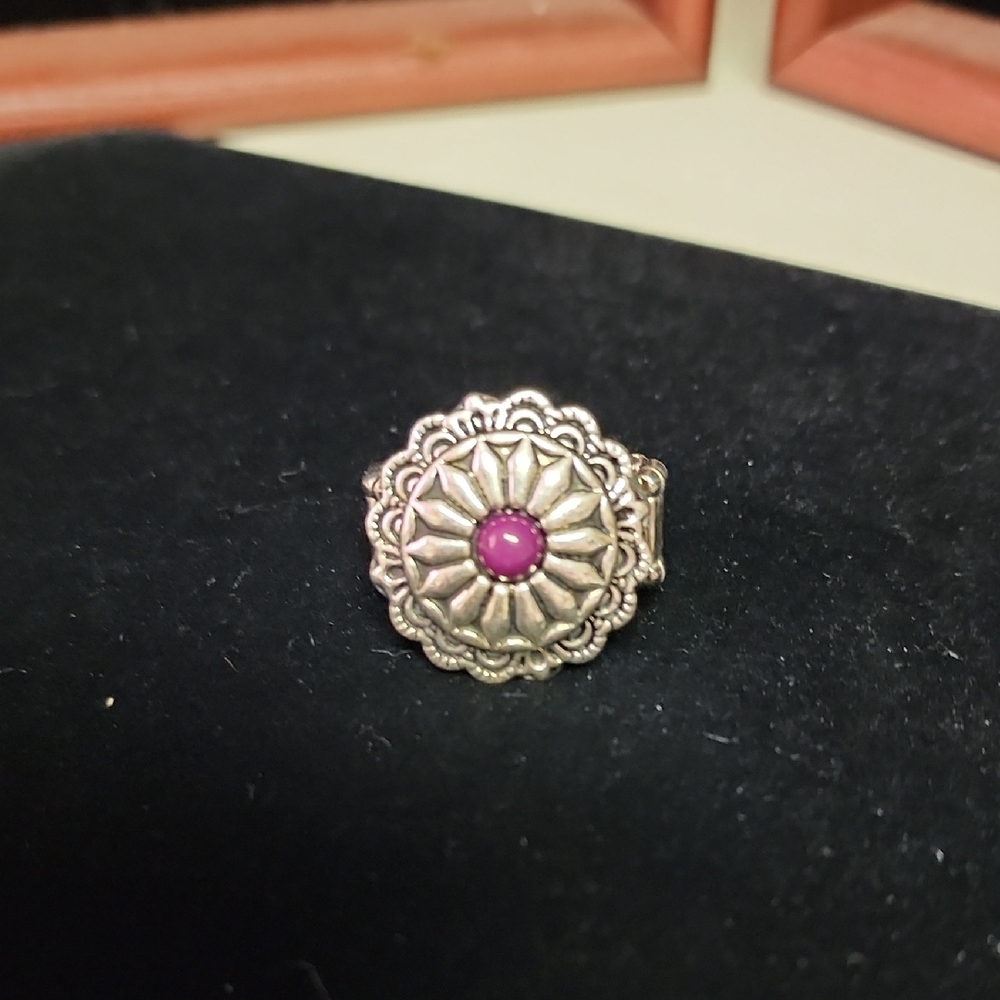 Paparazzi Ring - Daringly Daisy - Purple